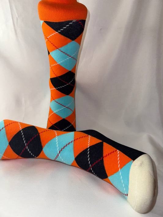 Men and teen boys argyle long-length socks. Size: 9-12.5