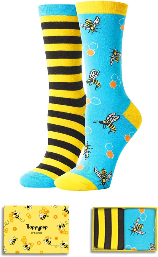 Socks with a vibrant pattern that bring forth your inner essence for women and adolescent girls. 