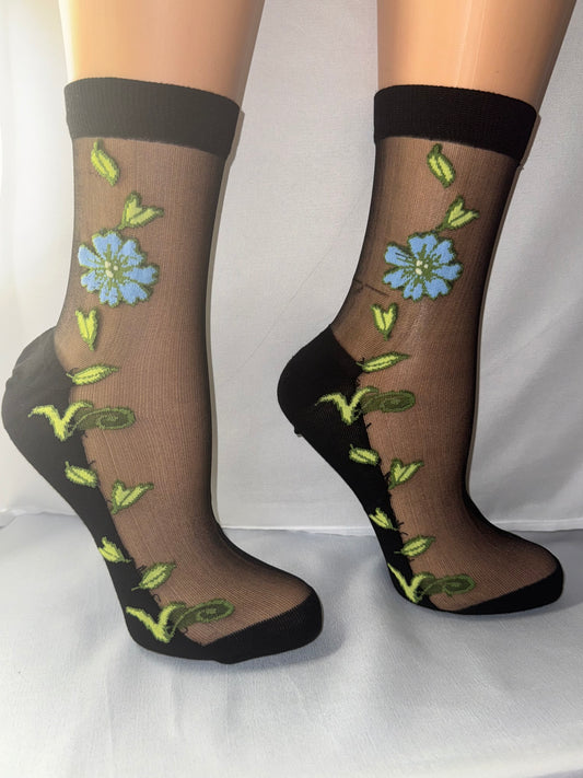 🌸 Step Into Effortless Elegance – Sheer Ankle Socks for Women & Teen Girls ✨