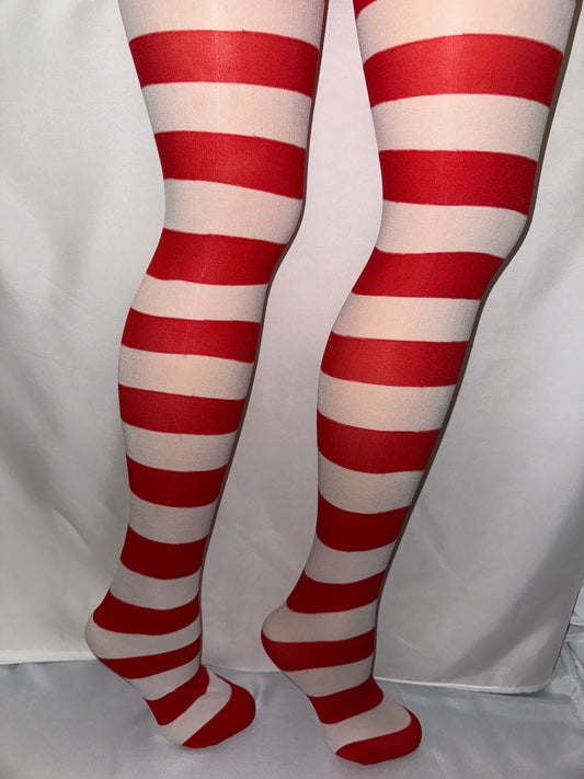 Celebrate the season in style and comfort with these must-have holiday pantyhose.