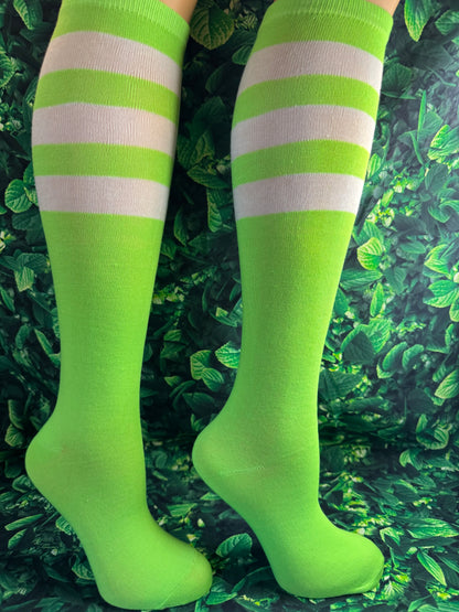Step into performance and confidence with our Knee-High Striped Athletic Socks – perfect for women and teen girls. size 7-9