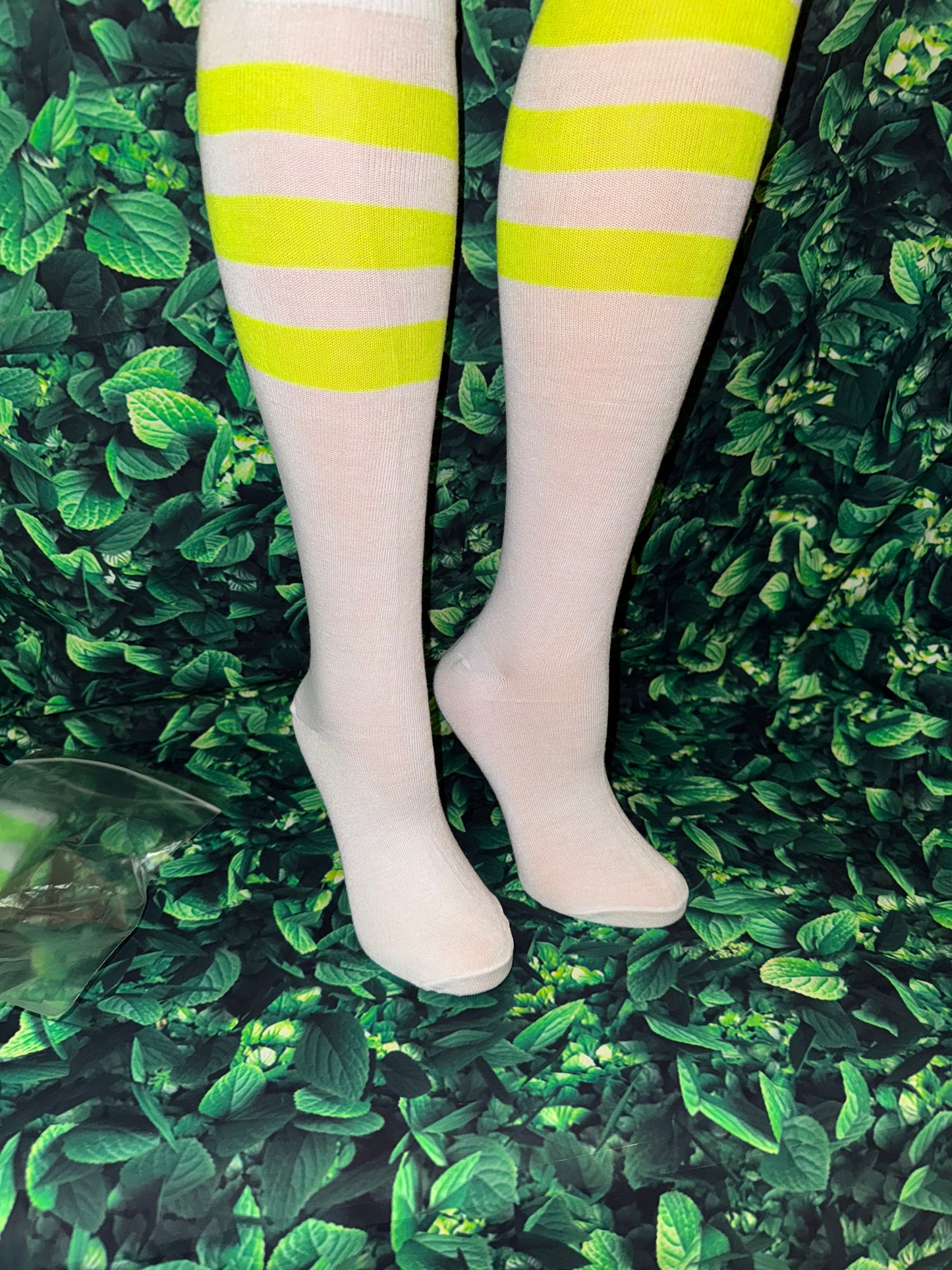Step into performance and confidence with our Knee-High Striped Athletic Socks – perfect for women and teen girls. size 7-9