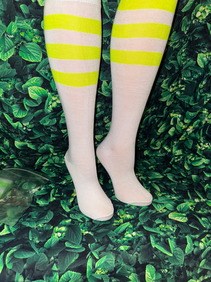 Step into performance and confidence with our Knee-High Striped Athletic Socks – perfect for women and teen girls. size 7-9