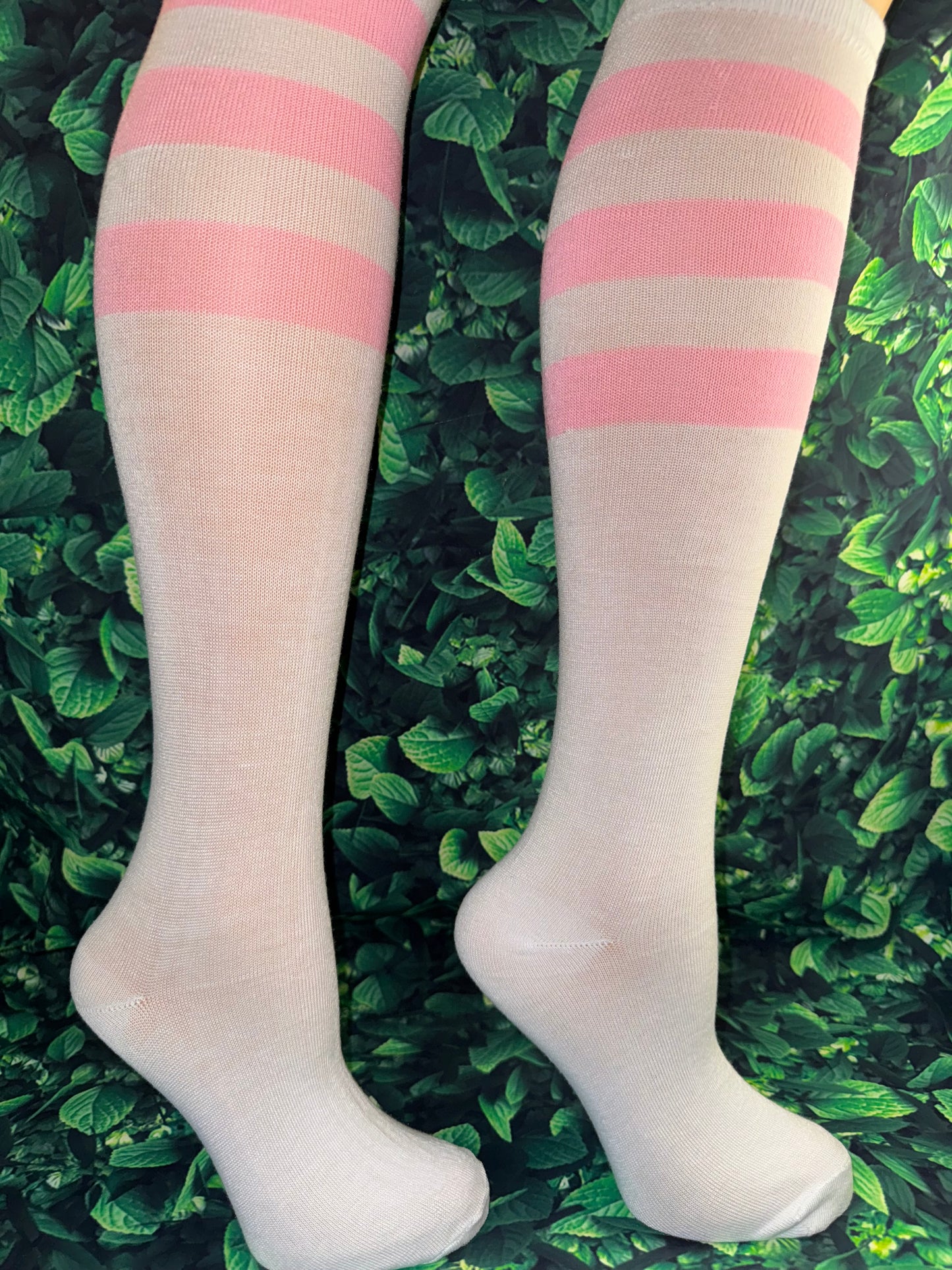 Step into performance and confidence with our Knee-High Striped Athletic Socks – perfect for women and teen girls. size 7-9