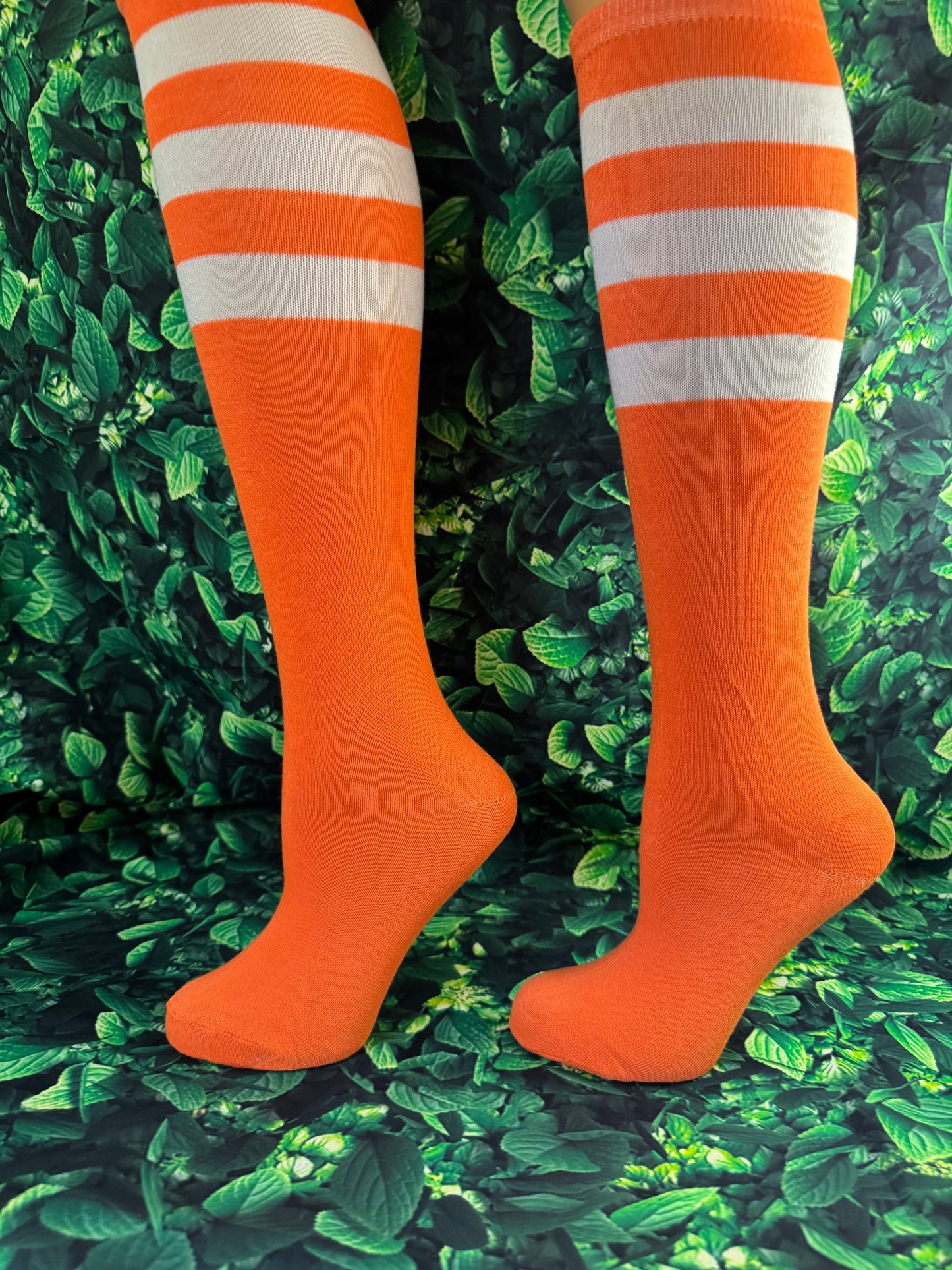 Step into performance and confidence with our Knee-High Striped Athletic Socks – perfect for women and teen girls. size 7-9