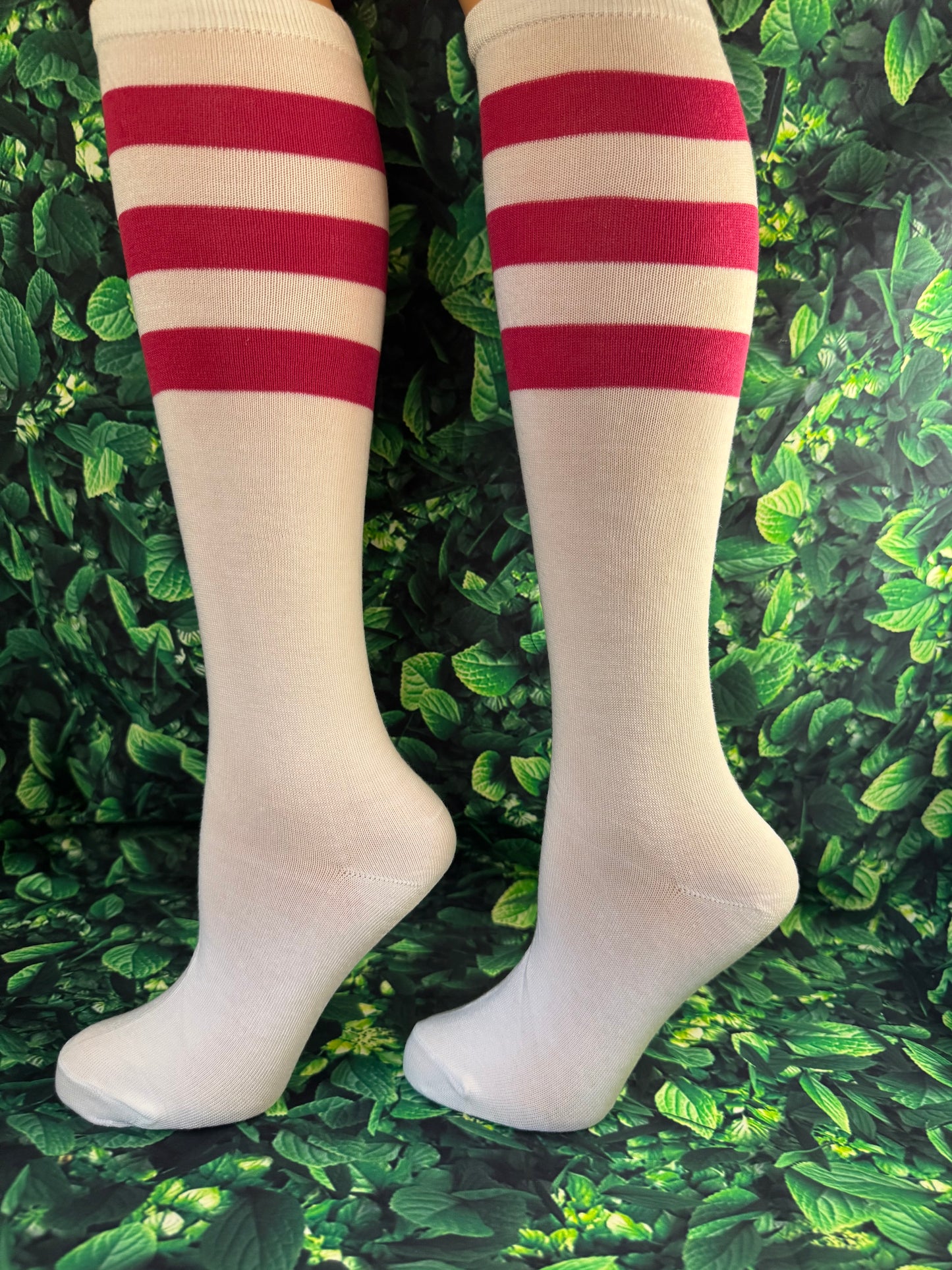 Step into performance and confidence with our Knee-High Striped Athletic Socks – perfect for women and teen girls. size 7-9