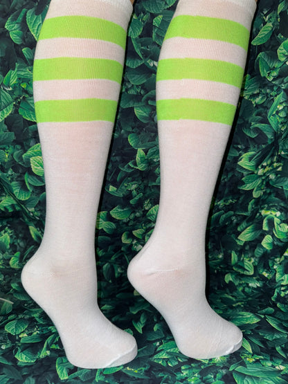 Step into performance and confidence with our Knee-High Striped Athletic Socks – perfect for women and teen girls. size 7-9
