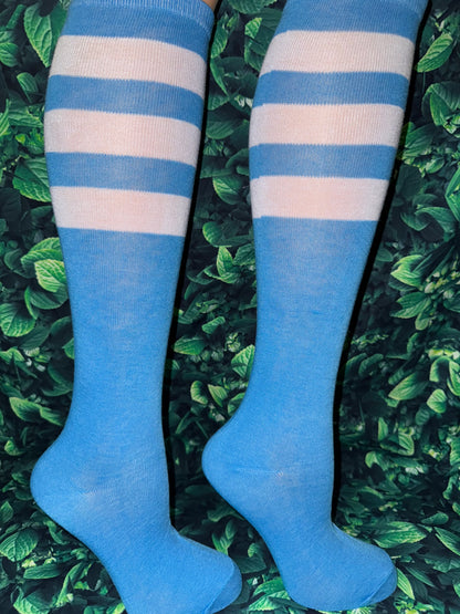 Step into performance and confidence with our Knee-High Striped Athletic Socks – perfect for women and teen girls. size 7-9
