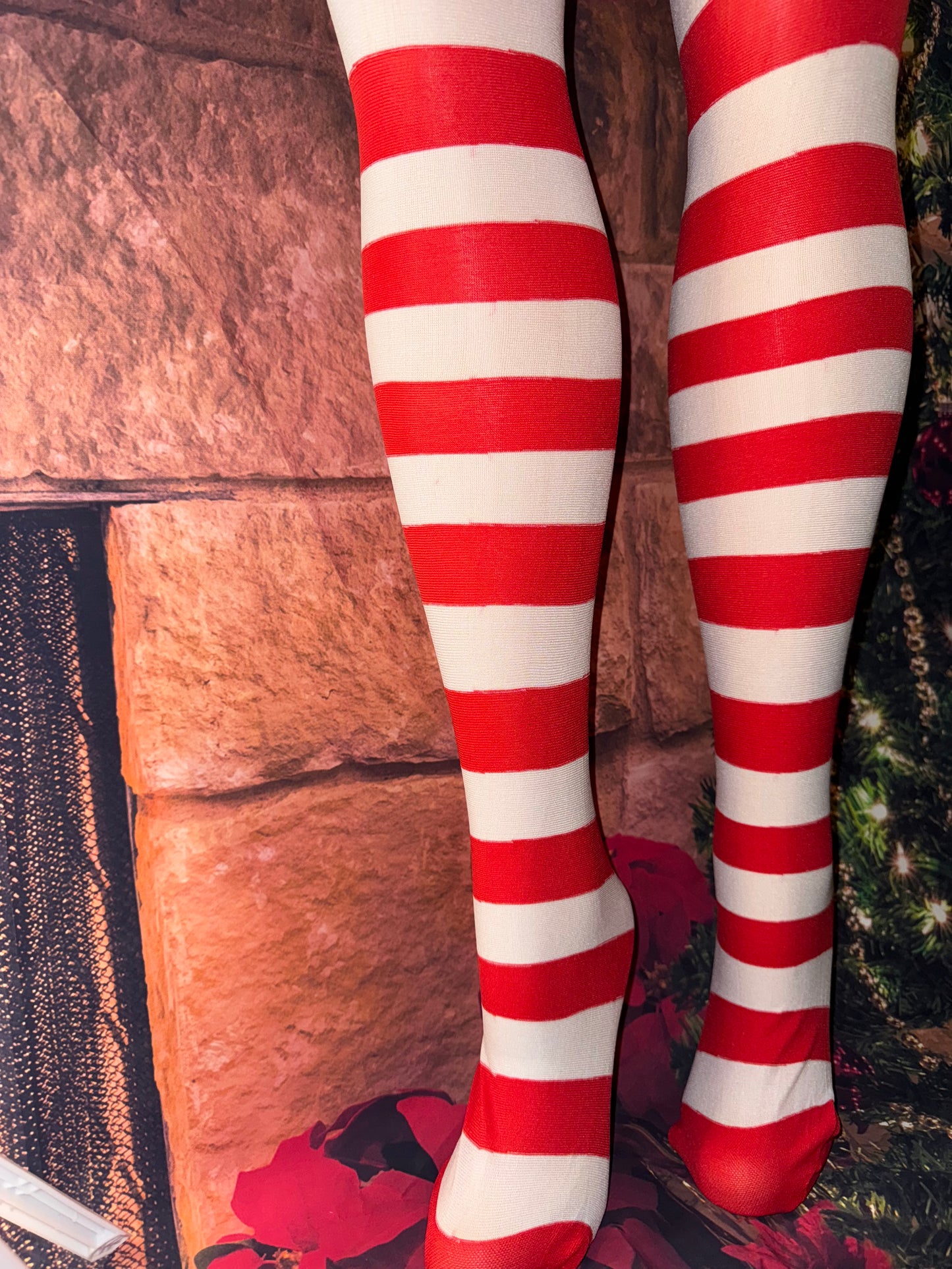 Celebrate the season in style and comfort with these must-have holiday pantyhose.