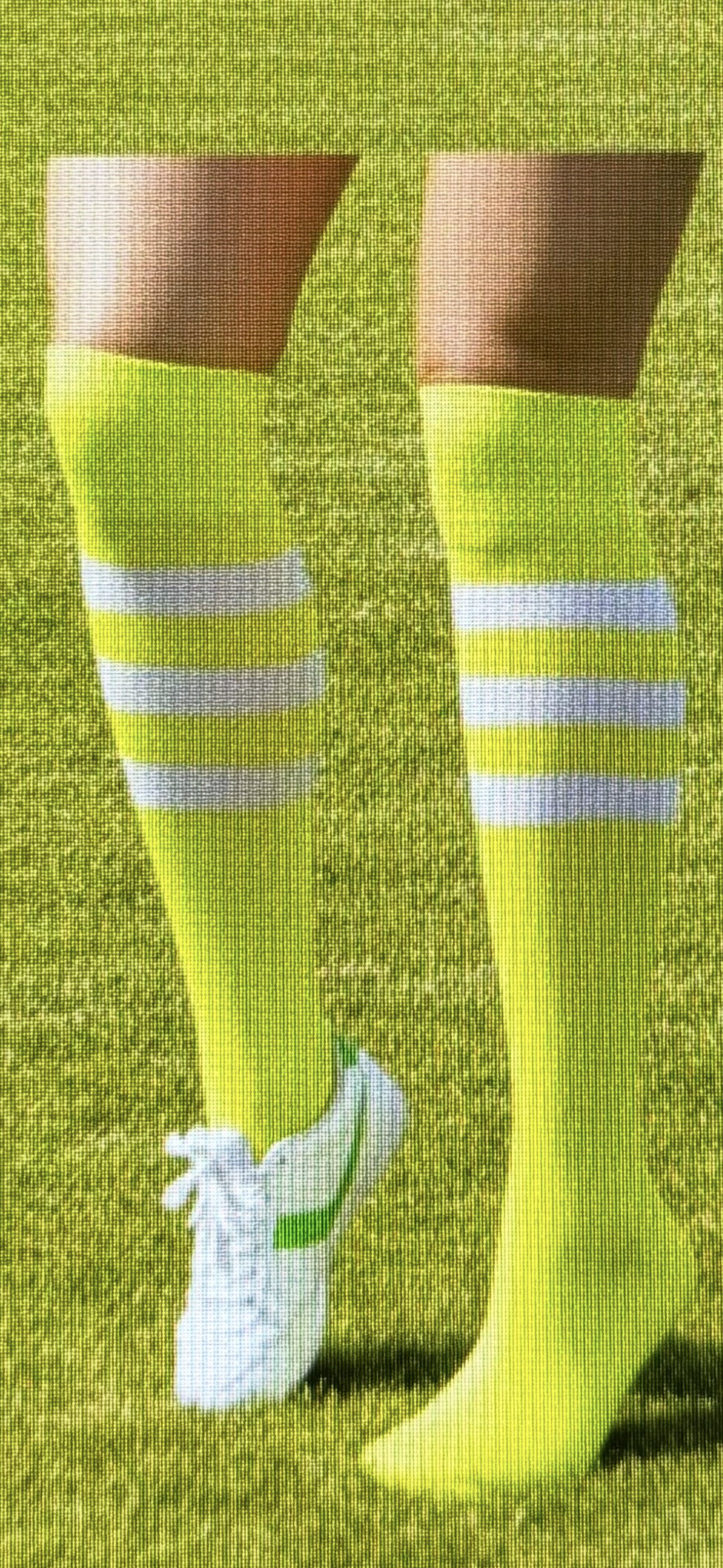 Step into performance and confidence with our Striped Athletic Knee-High Socks – perfect for women and teen girls. size 7-9