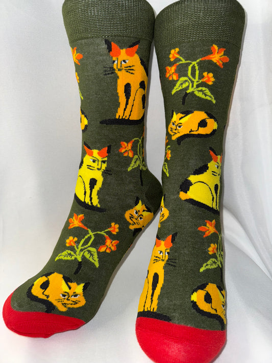 Women and teen girls mid-calf socks.