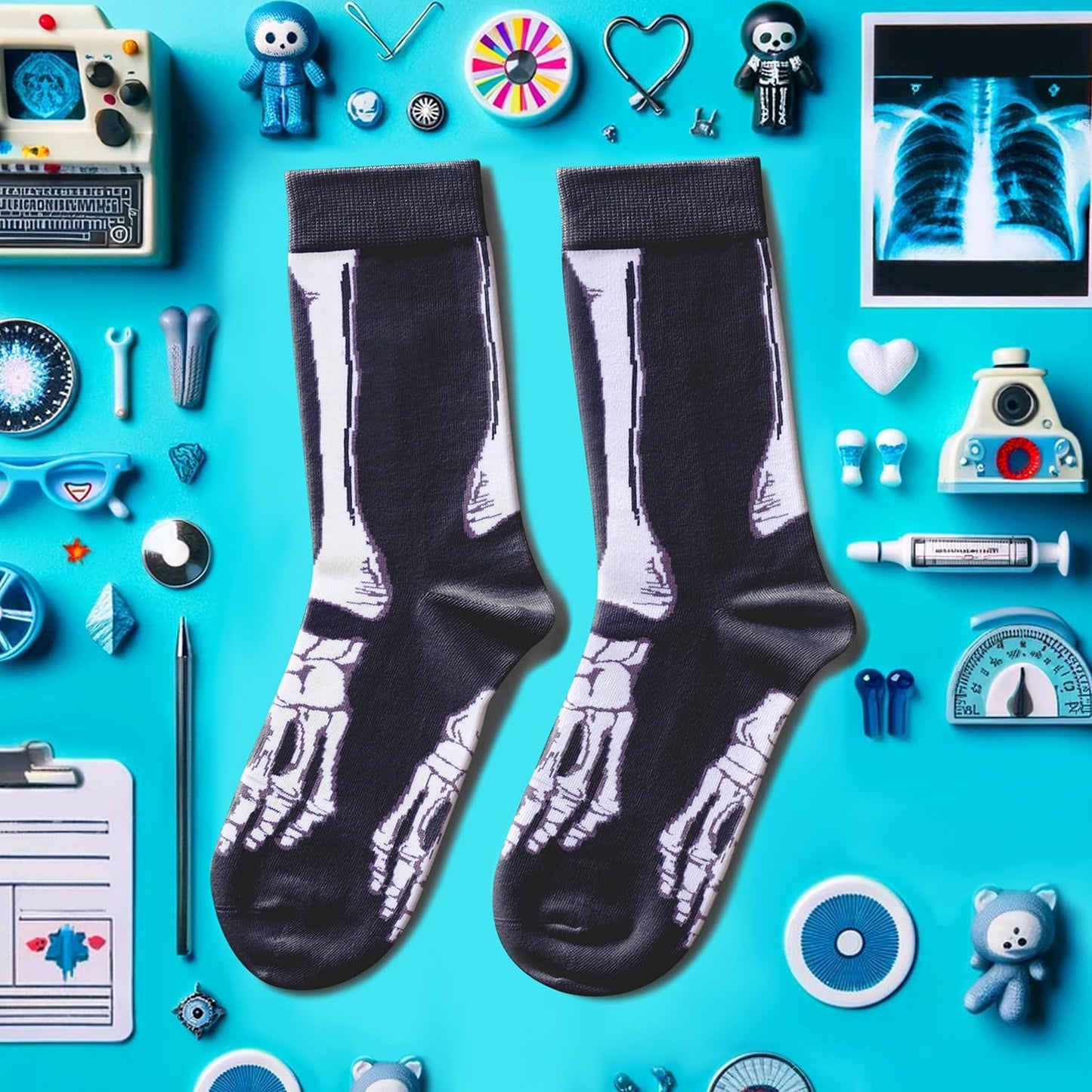 Black and white skeleton socks for boys and men, with a size range that covers shoe sizes 7–13 and sock sizes 8–14.