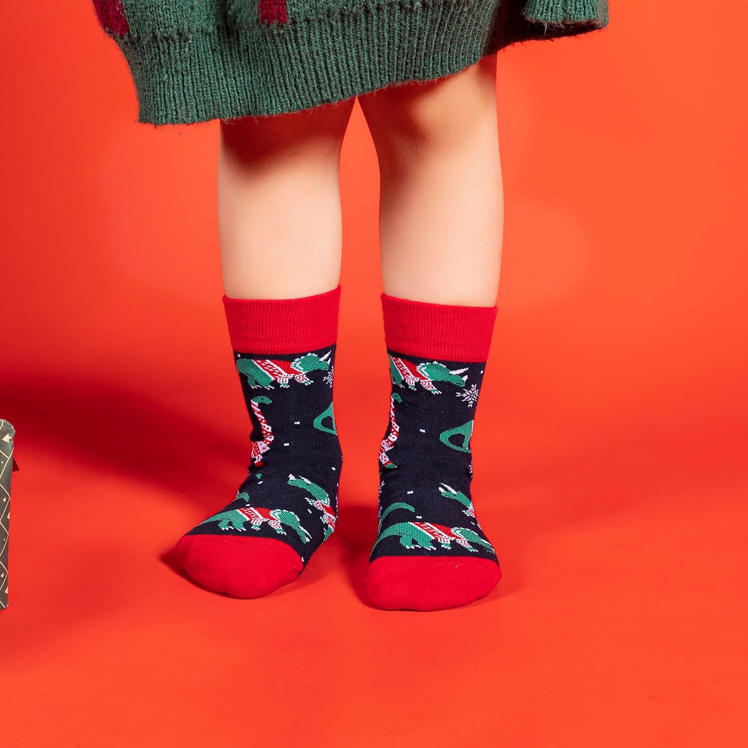 4 Pairs Christmas Unisex Socks for the Christmas Holidays Stocking Stuffers. Size: 5-8Y (US Medium Size10-13),